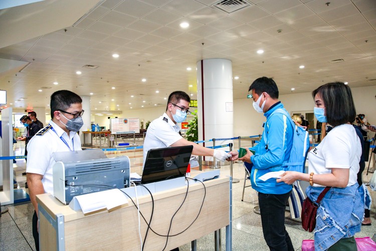 Latest regulations for air passengers entering Viet Nam, applicable from next month